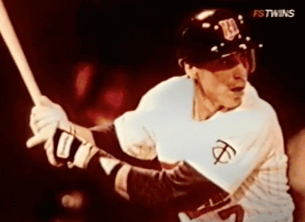 Image of Greg Gagne showcasing his skills as a shortstop in the '90s.